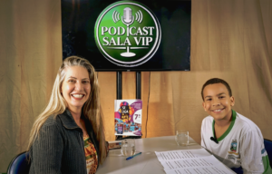 Sala Vip: O Podcast Escolar que Virou Movimento, produzido por Joacles Costa